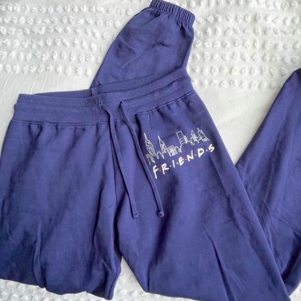 Friends Jogger Sweatpants โข Size XS